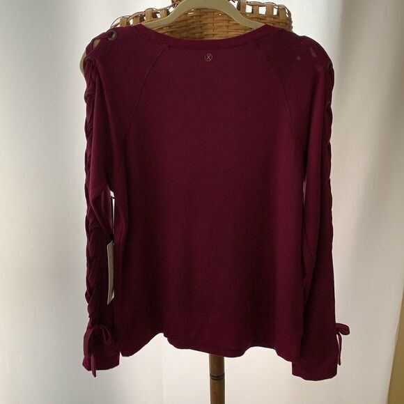 Reflex medium long sleeve and unique sweatshirt. Scoop neck and shoelace sleeves - Picture 3 of 9